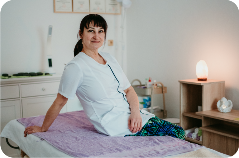 Šárka Frimlová v masážním salonu Šarí